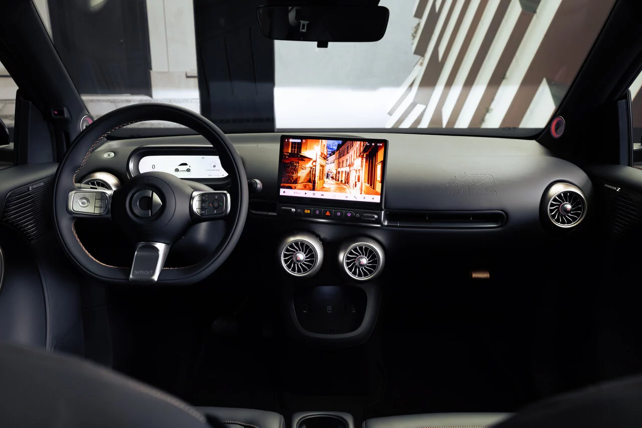 World Premiere of the smart #2 as Reinvention of the Urban Two